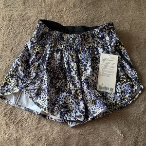 Lululemon Tracker Short - 4”